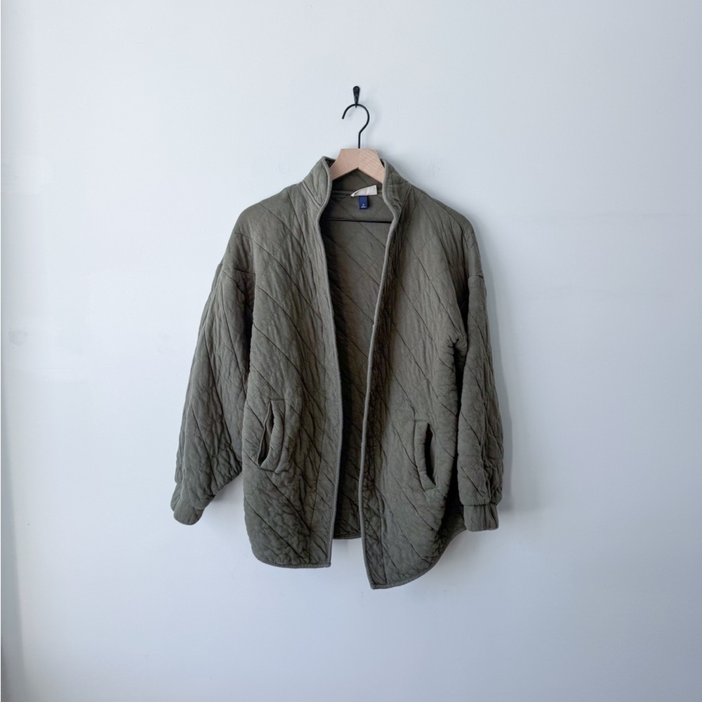 Universal Thread Sage Green Quilted Puffer Jacket